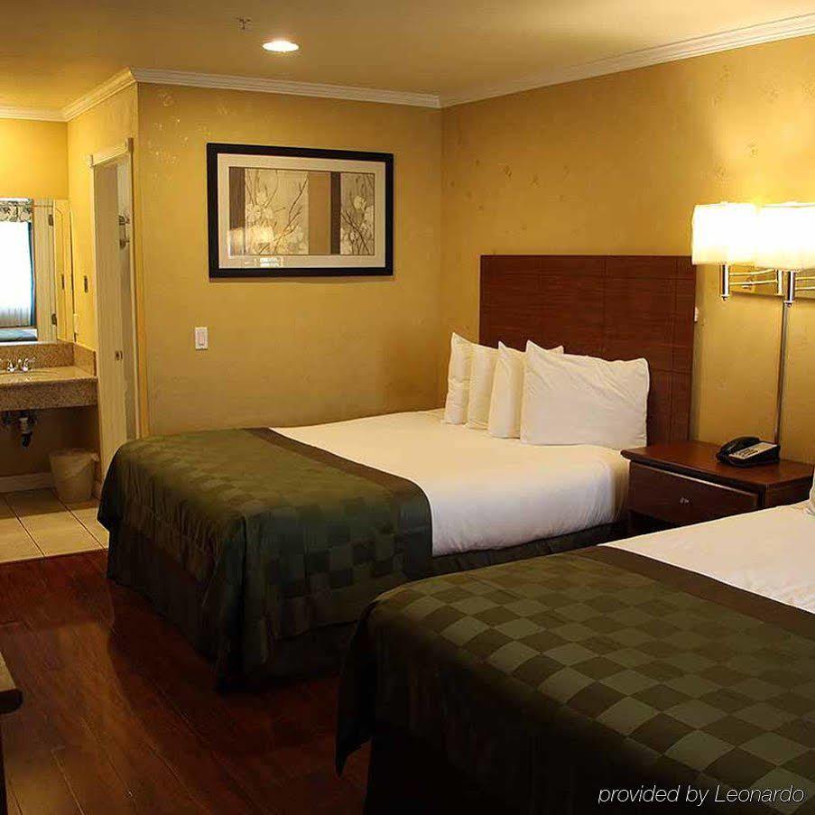 Ambassador Inn Alhambra Kültér fotó